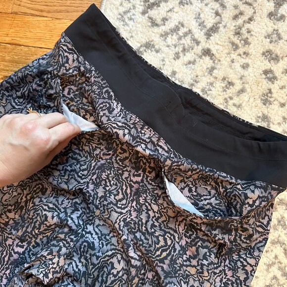 ATHLETA Trekkie North Jogger | size 12 | abstract soft tones - Picture 12 of 15